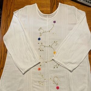 Embroidered Designs: 3/4 Sleeve Tunic with Sleeves Cotton XL